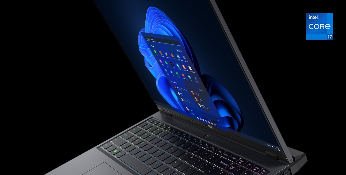 Vue latérale gauche de l’ordinateur portable de gaming Lenovo Legion 5i Pro Gen 7 (16 '' Intel), ouvert, montrant le clavier et l’écran
                                                            